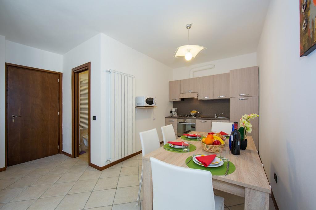 Residence Borgo La Sorgente กราเวโดนา ภายนอก รูปภาพ